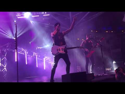 Last Young Renegade - All Time Low (Live in Singapore 17 August 2017)