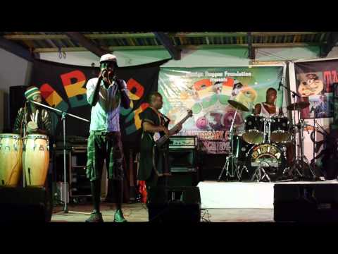 Jah Wyz and the Bibiba Band live on stage