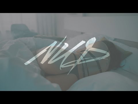 Metoo X Maria Constantin - NUD