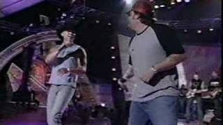 Kenny Chesney &amp; Uncle Cracker - When The Sun Goes Down (LIVE)