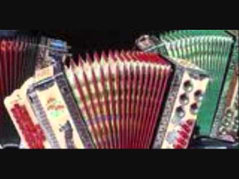 Branko Fućak i Trio Rio - Kad Zasope Trijestina.wmv