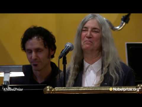 Patti Smith performs Bob Dylan's 