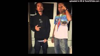 Chief Keef - Bitches In the Room (ft. Dinero) (MORE DINERO AND CHIEF KEEF COMING SOON)