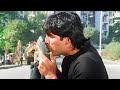 जब अक्षय कुमार ने डामर से भरे जूते को द�