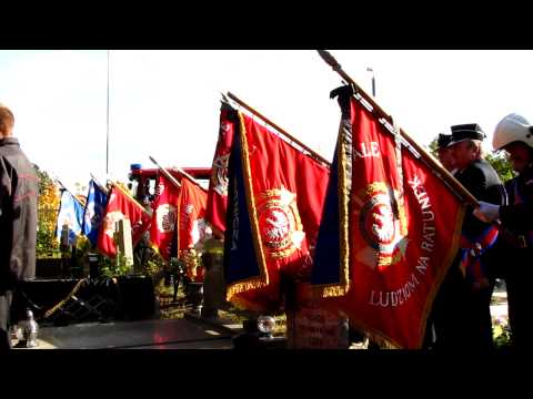 Pogrzeb strażaka w Bydgoszczy - Strażacy oddają hołd koledze