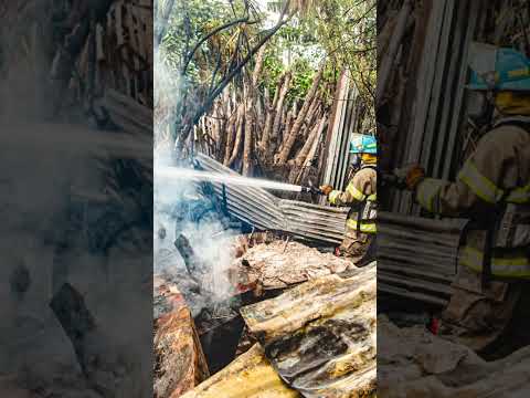 Dos viviendas se incendiaron en la colonia La Gisela, de El Refugio, Ahuachapán Norte. Solo  daños