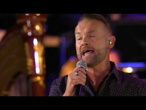 Wet Wet Wet - Love Is All Around Live [Bridge to Liberation 75th Anniversary Concert]