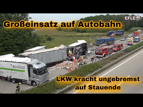 Massencrash mit vier LKW am Stauende auf A9 am Schkeuditzer Kreuz/Ein Fahrer eingeklemmt[15.06.2021]
