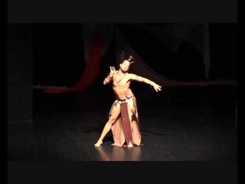 tribal fusion bellydancer Eliran Amar - on stage