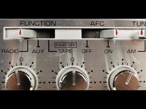 Stopmotion sequence of a fantastic looking retro ghetto blaster - Disco House Music