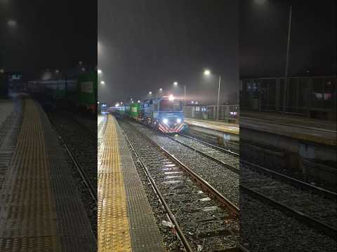 C Cargado Bajó una Pequeña Llovizna en José C. Paz 🌧🌬🌫 #lluvia #tren #shortvideo