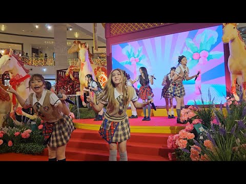 KLP48 LIVE [4K] at Xuan Curry Fishball x Entertainment Fan Party, Pavilion KL, 17 January 2026