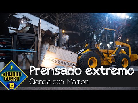 Prensado extremo: Marron aplasta una caravana con la fuerza de una excavadora - El Hormiguero
