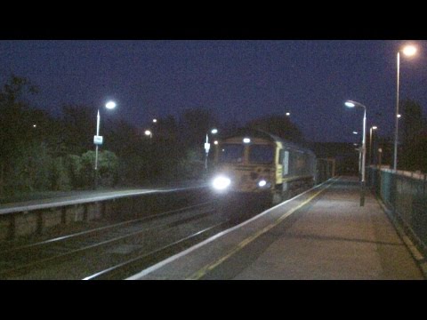 Flint 4.5.2016 - Freightliner 66552 & 66956 on High Output train - class 66