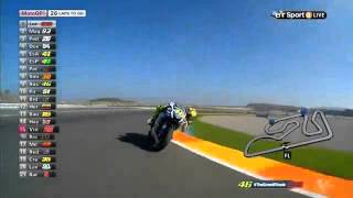 Download lagu motoGP Valencia WOW... Rossi Overtake 22 Rider mp3