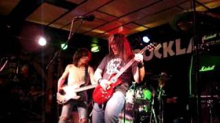 Simon Lees Dead Men Don't Talk Solo