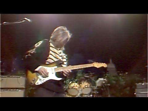 Eric Johnson Lesson:  Rolling Threes (Cascade, Chapter 12)