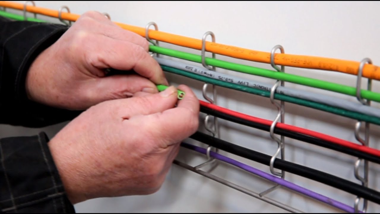 Jak ładować kable w korytkach kablowych za pomocą CableSeparation