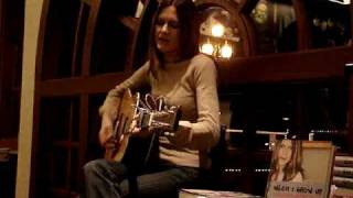 Juliana Hatfield Book signing and performance Kansas City 12-5-08