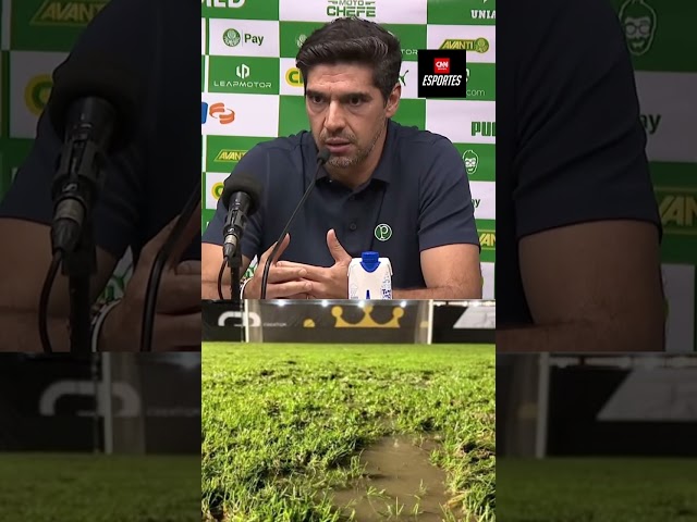 Abel critica o gramado da Vila Belmiro após empate no clássico | CNN ESPORTES