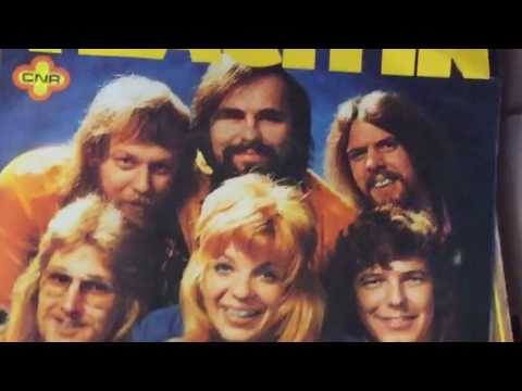 DELUXX FOLK IMPLOSION: face full