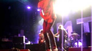 oli sykes talks about the girl he "pissed" on -NO NEED FOR INTRODUCTIONS-