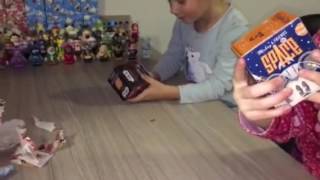 Download Lagu Vinylmation advent calendar Thumbnail