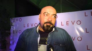 Vicky Tejwani of Levo Lounge wishes friend Manmeet of Meet Bros’ on his birthday. video
