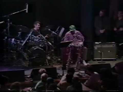 Steve Gadd and Ralph McDonald solo in 1990