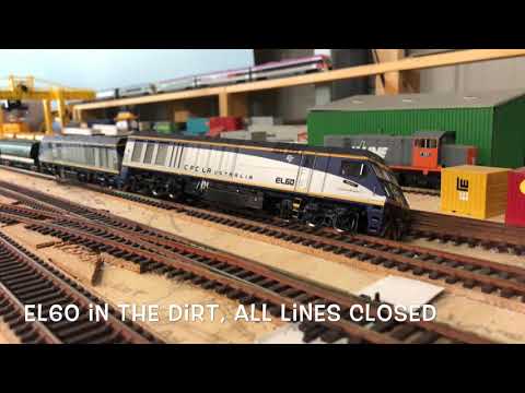 EL60 derails in the valley.