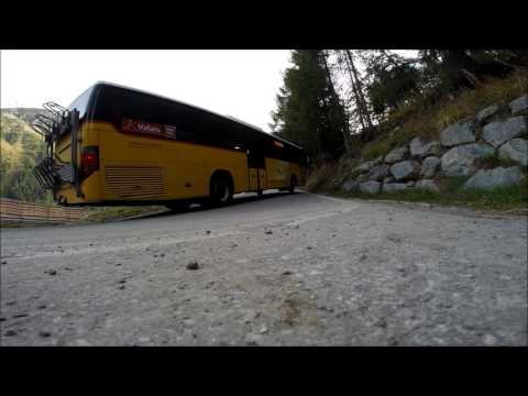 Car Postal version "extrems roads en Valais"