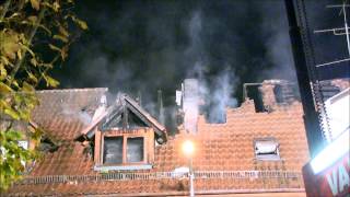 preview picture of video 'Brand in einem Wohnhaus - Dachstuhl steht im Vollbrand - Vaihingen/Enz 31.10.2013'