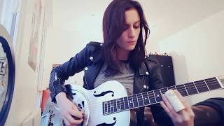 Laura Cox - Ramblin&#39; Bones cover - (Tyler Bryant &amp; the Shakedown)