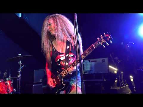 Nashville Pussy I'm So High Live @ Blue Devils Orléans France 2018