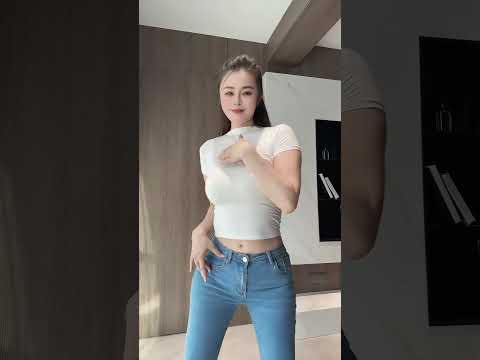 Tanzcover ♯5921 🔥 Schönes chinesisches Mädchen führt den neuesten Tanztrend auf.