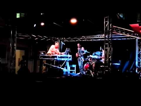 DJ Bootsie Trio - Madjar Bushido live @Ellátóház