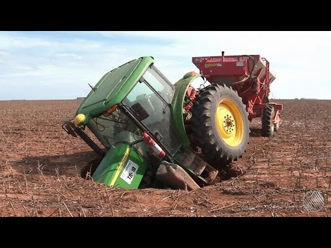 Professionals Vs Fools.Tractor Accident - Crazy Moments With Tractors, John Deere Accident