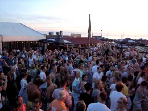 Luminosity Beach Festival - Day 1 - Roger Shah
