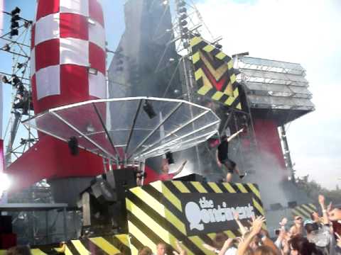 DJ Coone & MC Villain