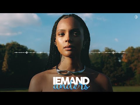 Iemand Anders - Zoë Livay