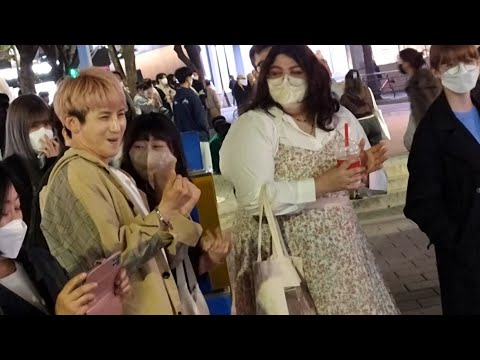 TUESDAY. HONGDAE STREET UNIQUE HILARIOUS BUSKING.