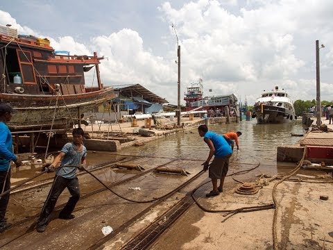 Esper Refit 13 - coloured laminates; honeycomb boxes