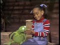 Sesame Street 0915 Street Scenes