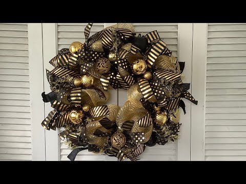 Black and gold wreath