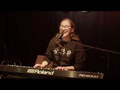 Sonja Lembke - Tree Tops (Live at Toweddern)