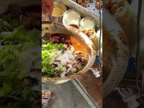 四川成都吃温江王鸡肉，60一斤，我吃着鸡肉很紧实，酸酸辣辣 #全能家用SUV智选CRV @东风本田#美食 #街边小吃 #地方特色小吃