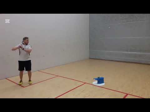 pesäpallon syöttökone -The hardest Finnish baseball hit with the machine#pesäpallo #syöttökone