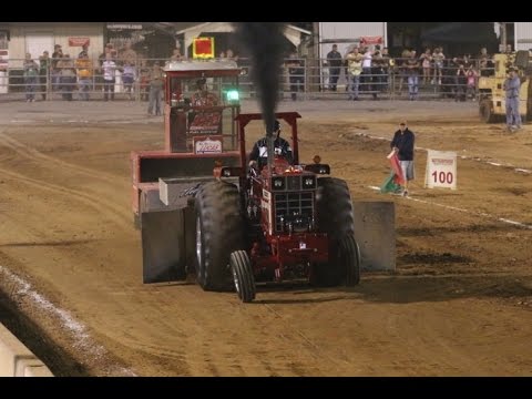 10,000 Super Pro Farm Tractors Pulling at Harrisonburg August 16 2014