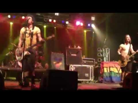 NOFX - The Decline Tease/Linoleum -  Live at No Sleep Till Auckland New Zealand - 10/12/2010
