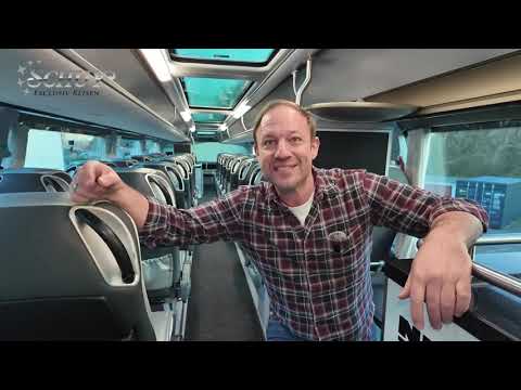 Willkommen an Bord: Skyliner 5-Sterne Schuy-Bistro-Bus Neoplan | Premium Reisen mit Stil